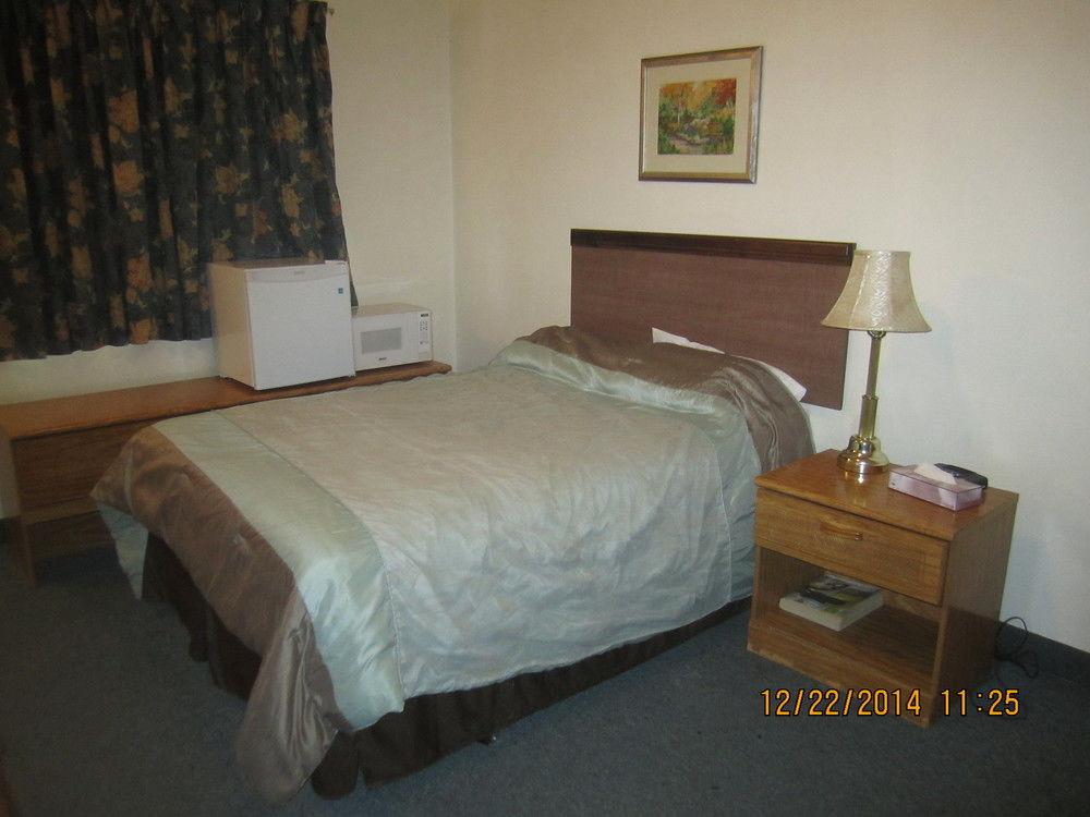 The Capri Motel Виннипег Экстерьер фото