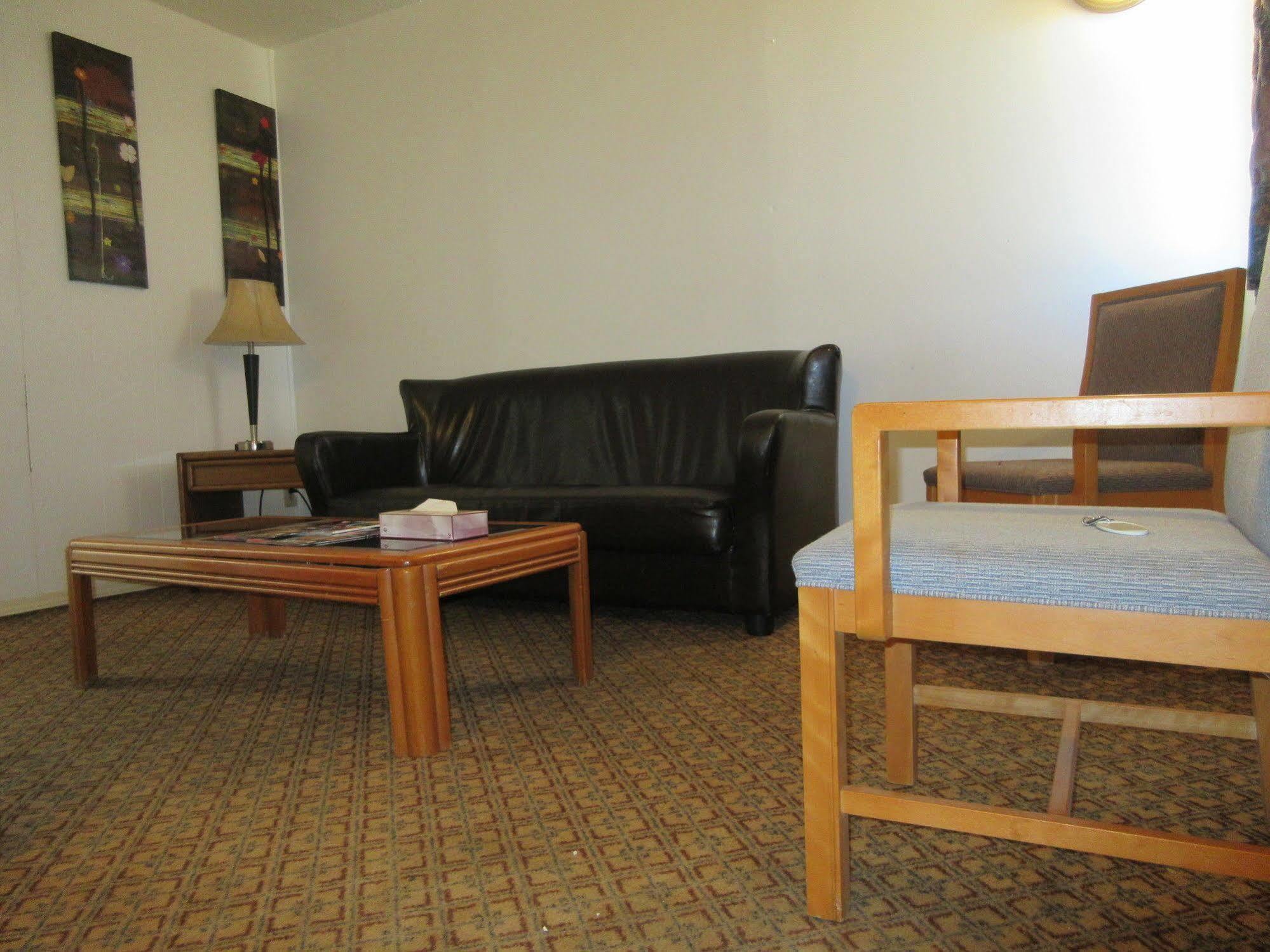 The Capri Motel Виннипег Экстерьер фото