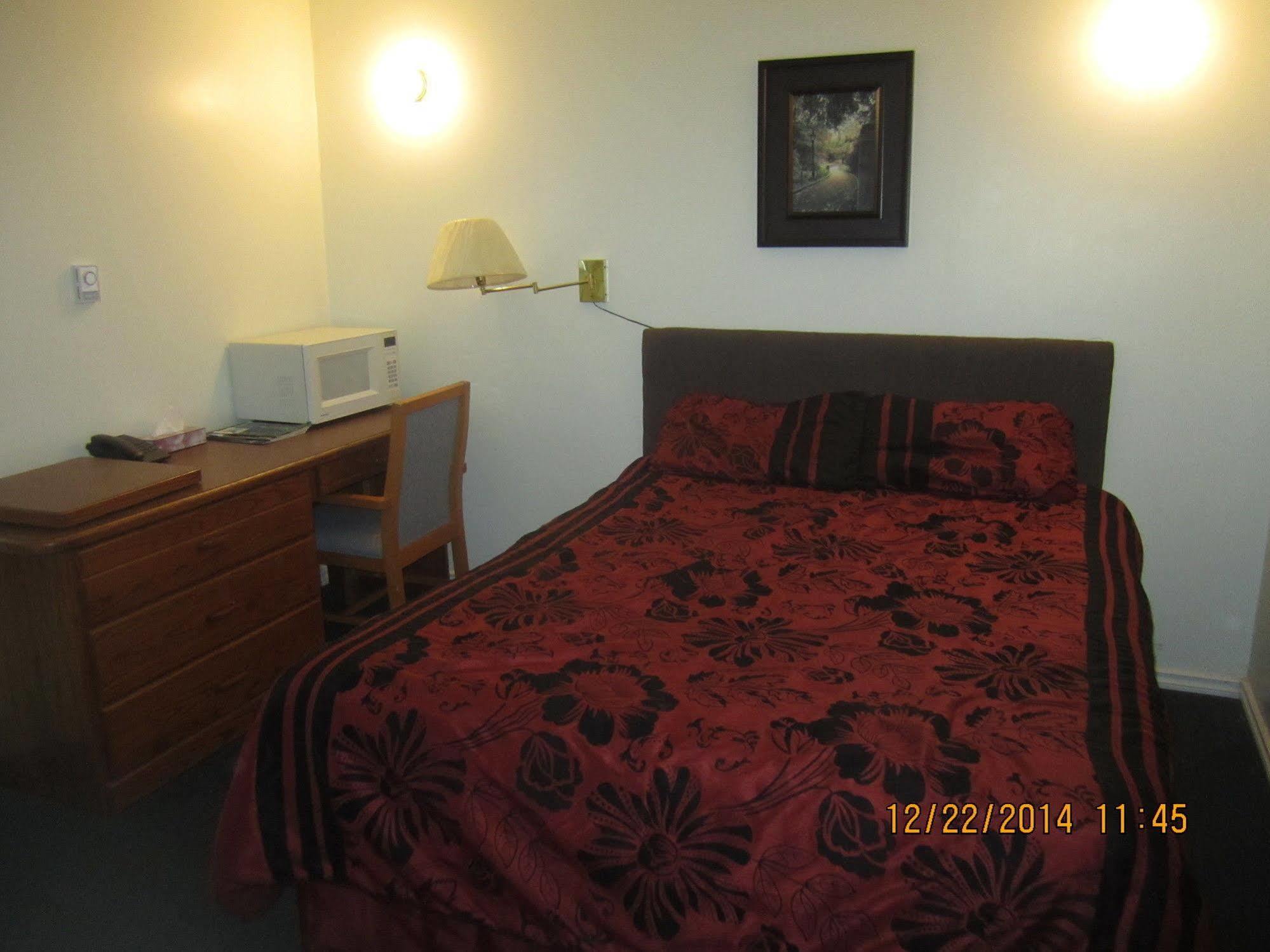 The Capri Motel Виннипег Экстерьер фото