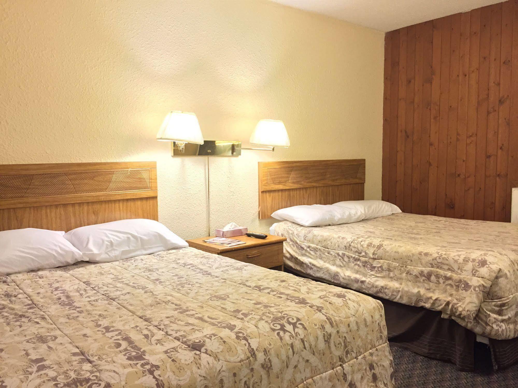 The Capri Motel Виннипег Экстерьер фото